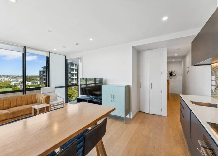  at 303/10 Auburn Street, Takapuna, North Shore City, Auckland