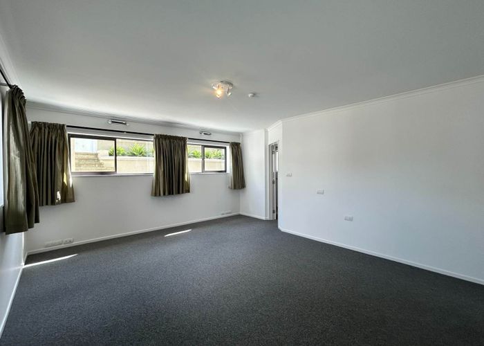  at 32A Amante Crescent, Mairangi Bay, North Shore City, Auckland