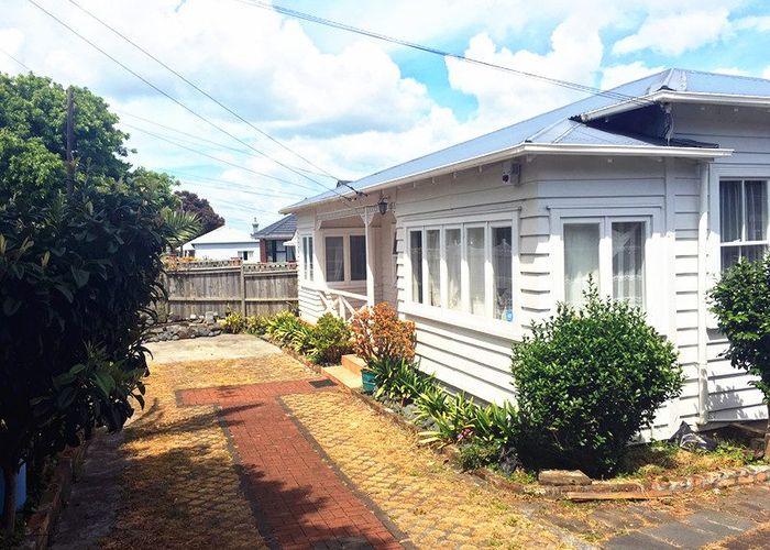  at 9 Dornwell Road, Three Kings, Auckland City, Auckland