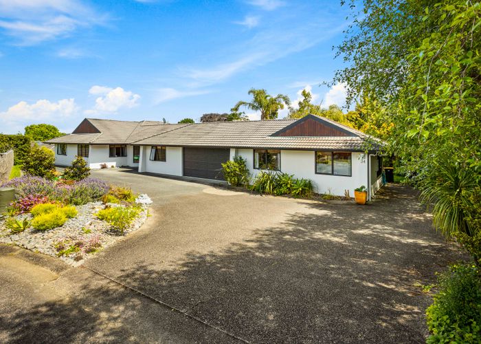  at 34 Oakford Park Crescent, Greenhithe, Auckland