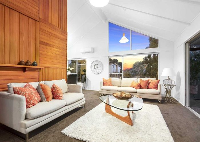  at 2/22 Roberts Road, Glenfield, North Shore City, Auckland