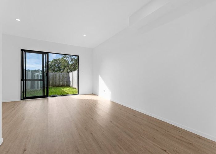  at 7 Eileen Newey Place, Henderson, Waitakere City, Auckland