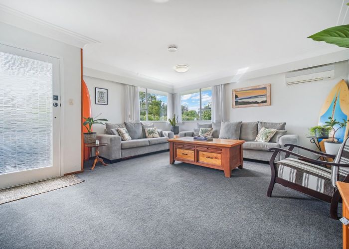  at 2/15 Poinsettia Place, Henderson, Auckland
