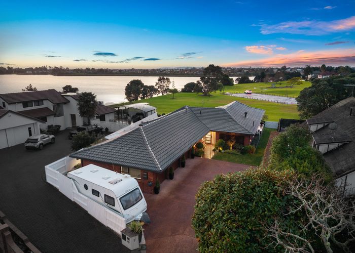  at 5 Della Place, Conifer Grove, Papakura, Auckland