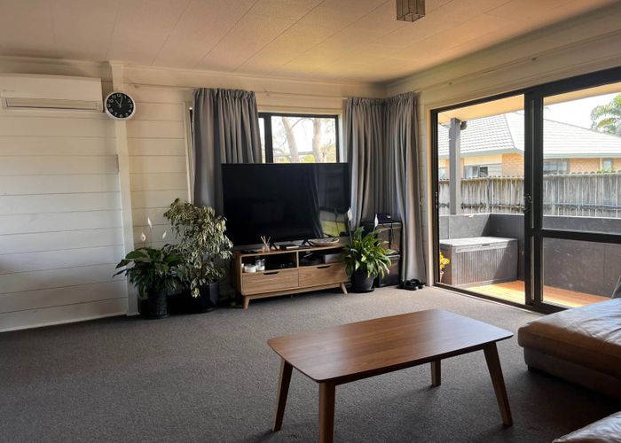  at 2/14 Walton Street, Red Beach
