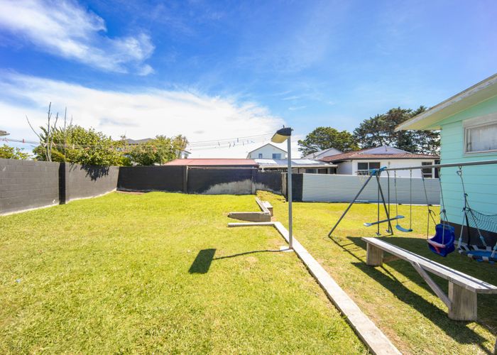  at 6 Burbank Avenue, Manurewa, Manukau City, Auckland