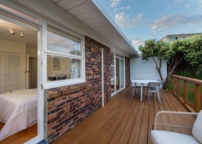  at 3/449 Beach Road, Mairangi Bay, North Shore City, Auckland