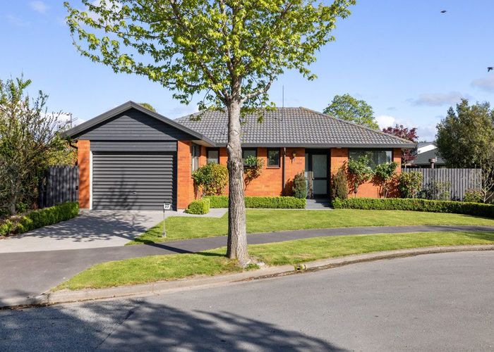  at 1/27 Royleen Street, Casebrook, Christchurch