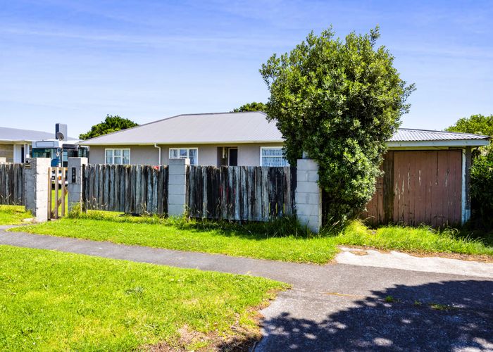  at 186 Tasman Street, Opunake