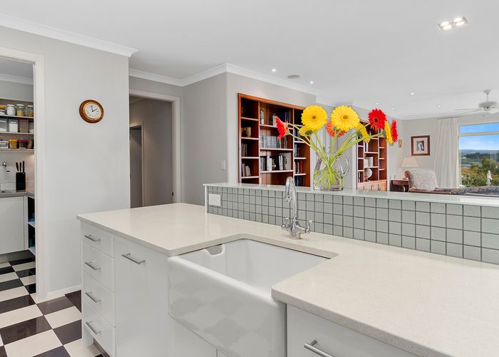  at 40 Broadwater Close, Pyes Pa, Tauranga