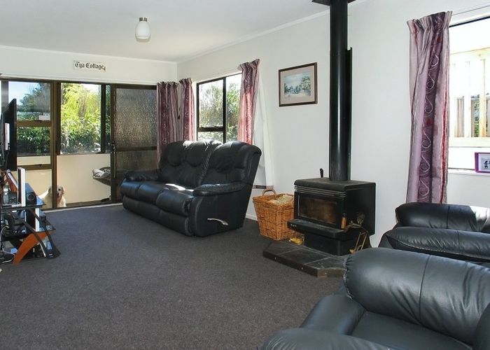  at 83 Main Road, Titahi Bay, Porirua
