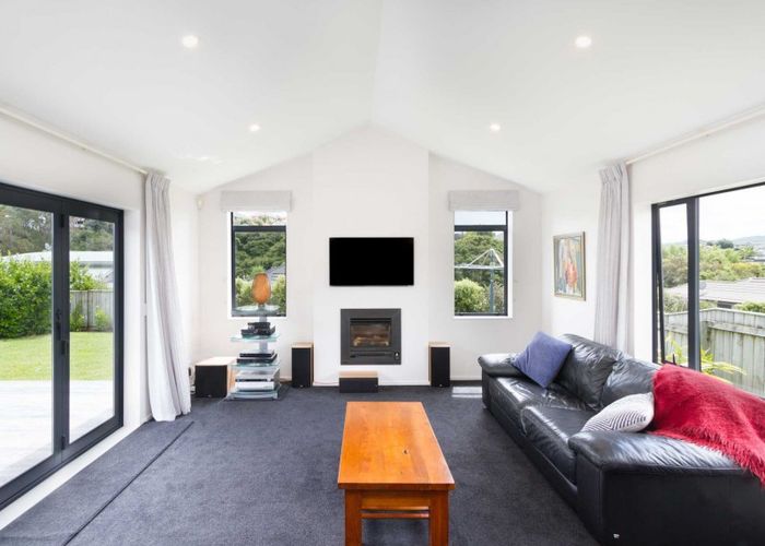  at 32 Navigation Drive, Whitby, Porirua
