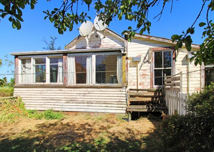  at 208 Taumata Island Road, Taumata Island, Carterton