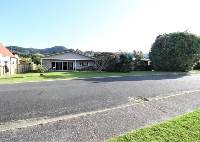 Free property data for 112 Kon Tiki Road, Whiritoa homes.co.nz