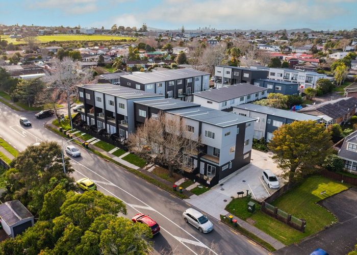  at 55A Edmonton road, Te Atatu South, Waitakere City, Auckland