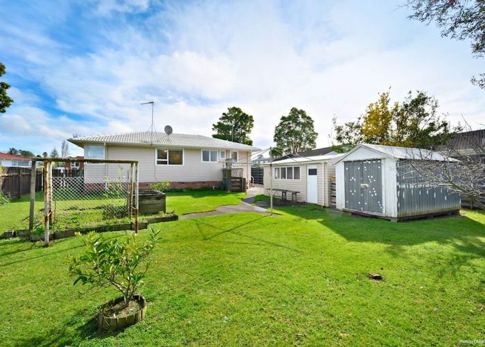  at 18 Wanaka Place, Pakuranga Heights, Manukau City, Auckland