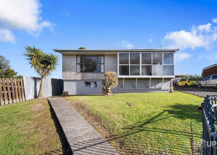  at 4 Pike Place, Mangere East, Manukau City, Auckland