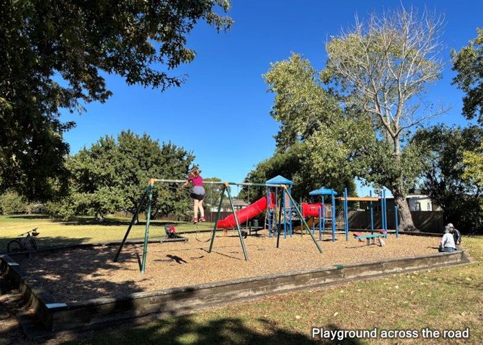  at 5B Glennandrew Drive, Half Moon Bay, Manukau City, Auckland