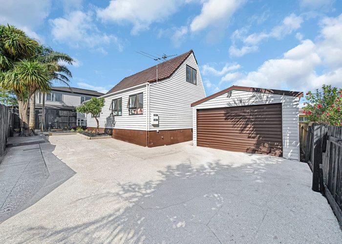  at 2/18 Elizabeth Avenue, Papatoetoe, Manukau City, Auckland