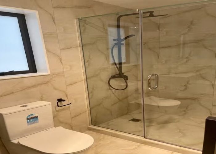  at 4/100 Seymour Road, Sunnyvale, Waitakere City, Auckland