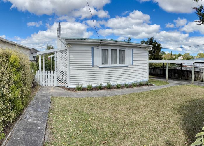  at 49 Roberts Road, Te Atatu South, Waitakere City, Auckland