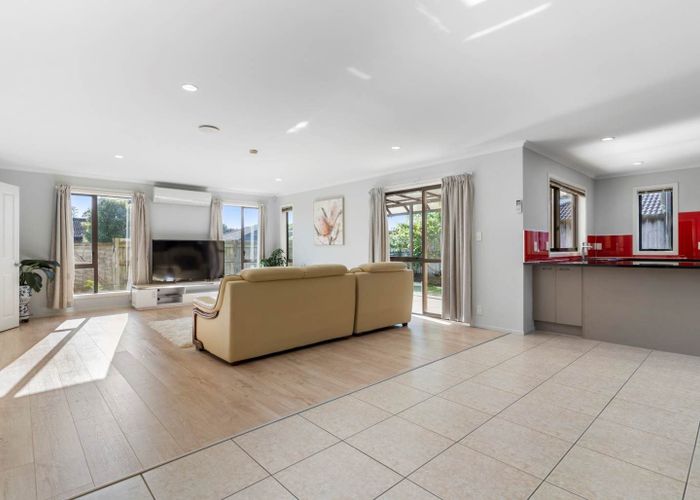  at 4 Shingleton Lane, Flat Bush, Auckland
