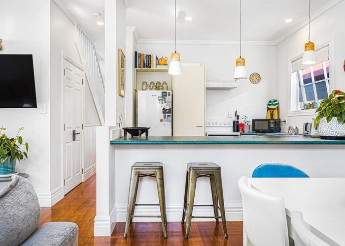  at 22 Beach Road, Northcote Point, North Shore City, Auckland