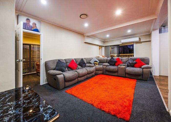  at 2/1 Barneys Farm Road, Clendon Park, Auckland