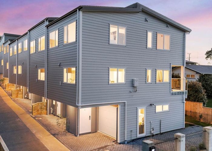  at 5C Liston Street, Northcote, Auckland