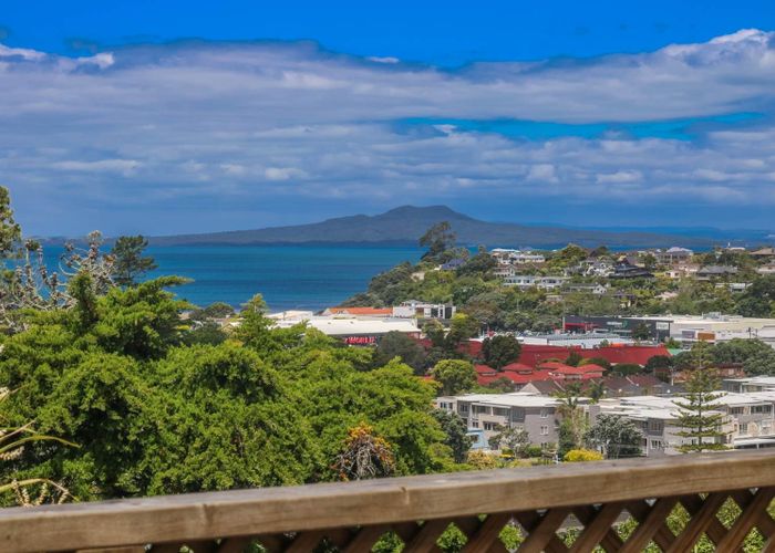  at 65 Woodlands Crescent, Browns Bay, North Shore City, Auckland