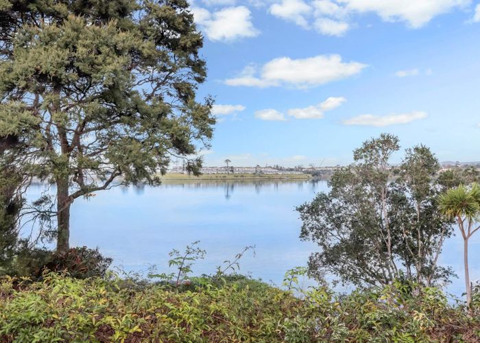  at 41 Ferry Parade, Herald Island, Auckland