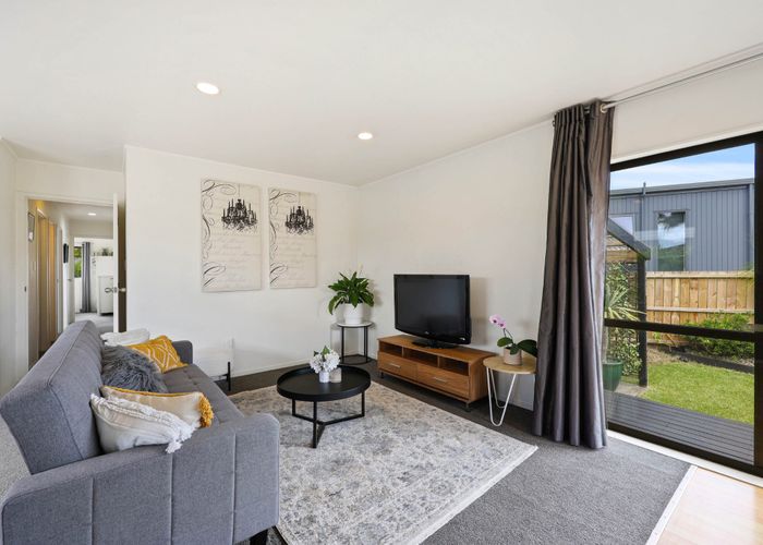  at 2/34 Tupaki Place, Pakuranga Heights, Manukau City, Auckland