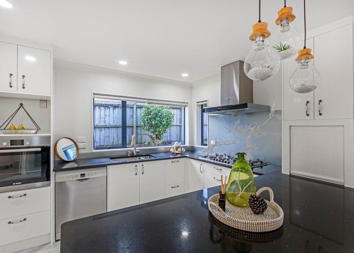  at 11 Buncrana Place, Pinehill, Auckland