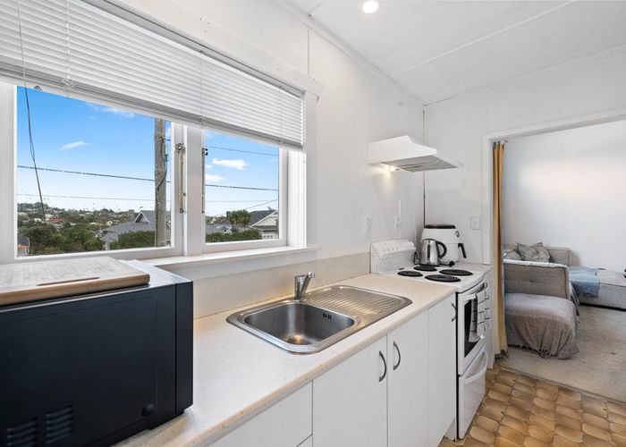  at 18 Bank Street, Mount Eden, Auckland