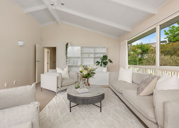  at 33 Kempthorne Crescent, Mission Bay, Auckland