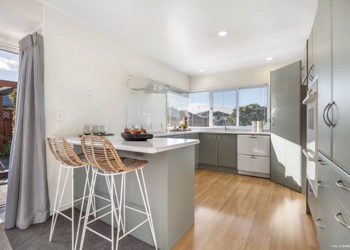  at 2/24 Pajaro Place, Northpark, Manukau City, Auckland