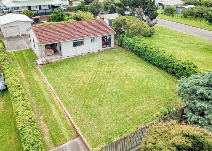  at 33 Sarah Street, Waikawa Beach