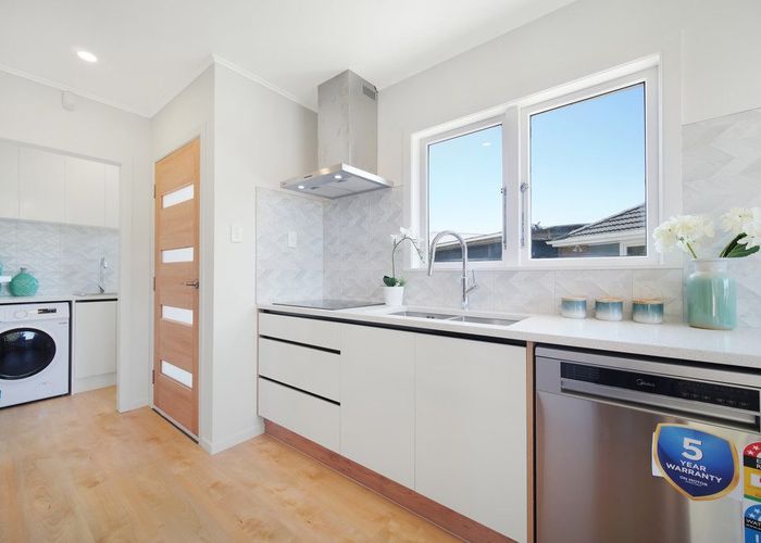  at 24 Halswell Street, Mangere East, Auckland