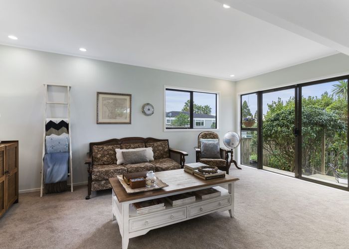  at 4/15 Roseberry Avenue, Birkenhead, Auckland