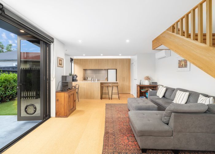  at 2/20 Dickens Street, Addington, Christchurch City, Canterbury