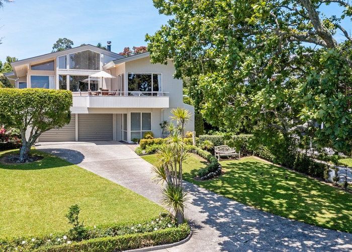  at 11 Island View Terrace, Howick, Manukau City, Auckland