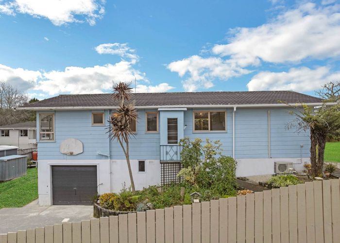  at 32 Cockayne Crescent, Sunnynook, North Shore City, Auckland