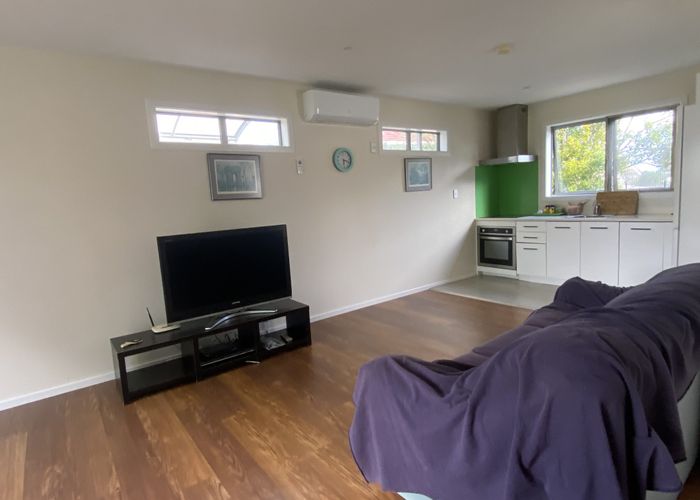  at 17A Knightsbridge Drive, Forrest Hill, North Shore City, Auckland