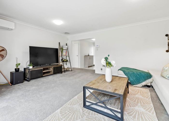  at 43 Botany Road, Botany Downs, Manukau City, Auckland