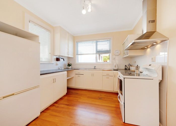  at 36 Avon Street, Island Bay, Wellington