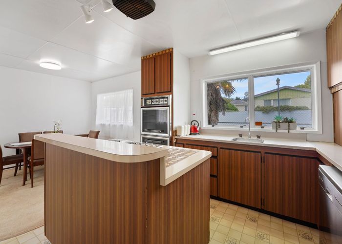  at 21 Hall Grove, Ebdentown, Upper Hutt
