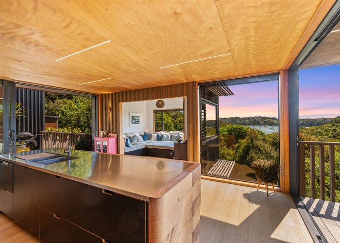  at 27 Queens Drive, Oneroa, Waiheke Island, Auckland