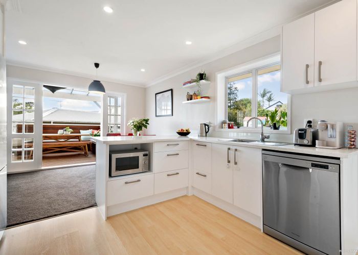  at 2/1 Benders Avenue, Hillcrest, Auckland