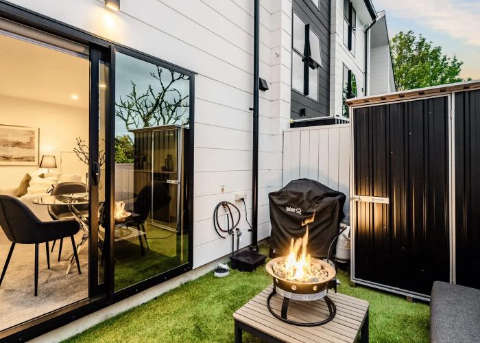  at 2/2 Jadewynn Drive, Massey, Auckland