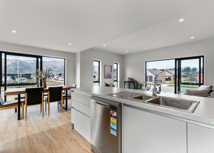  at 32 Dunn Street, LAKE HAWEA